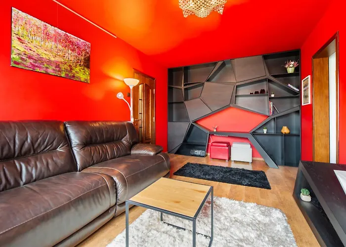 Certo Apartment -Vibrant And Modern Retreat